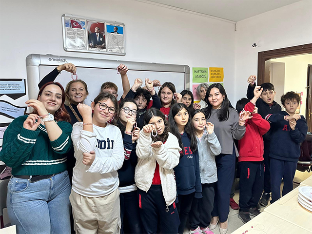 Aydil Okulu Öğrencileri ile Bileklik Atölyesi
