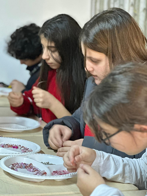 Aydil Okulu Öğrencileri ile Bileklik Atölyesi